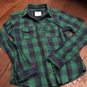 A&F plaid button down sz M